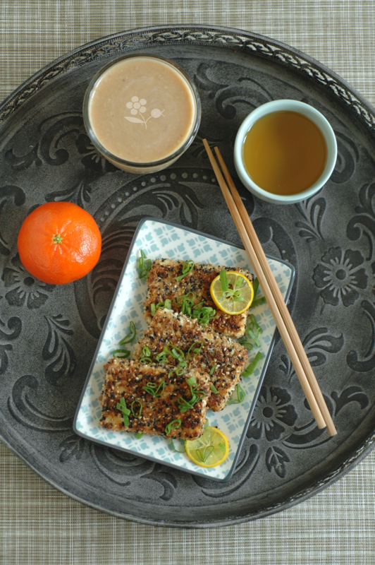 Tofu ferme pané aux sésames doré & noir, smoothie banane-pomme-clémentine-limequat-épices_1