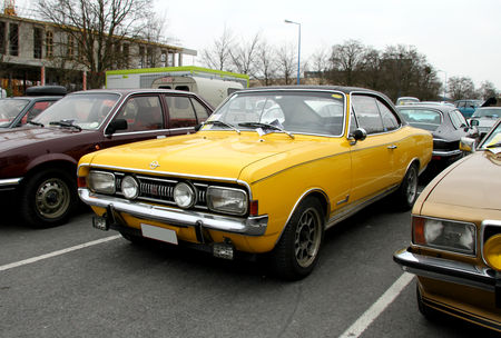 Opel_commodore_GS_coup___23_me_Salon_Champenois_du_v_hicule_de_collection__01