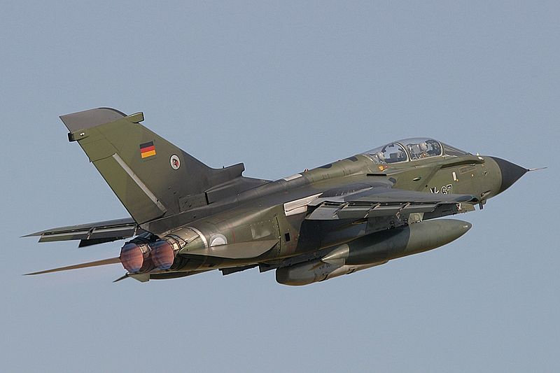 800px-Panavia_Tornado_IDS,_Germany_-_Air_Force_AN1077561