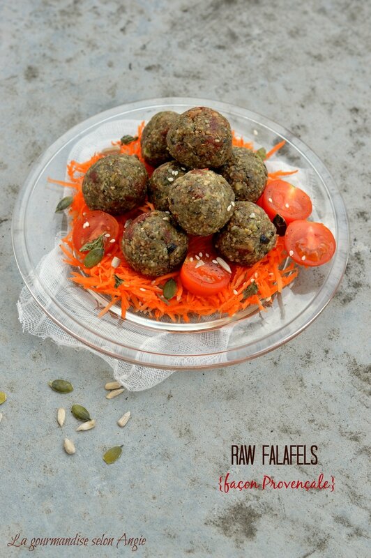 raw falafels (falafels crus) façon Provençale (tomates-olives) vegan 1