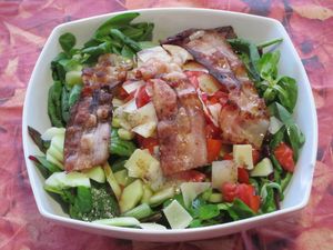 Salade composée au bacon et au parmiggiano