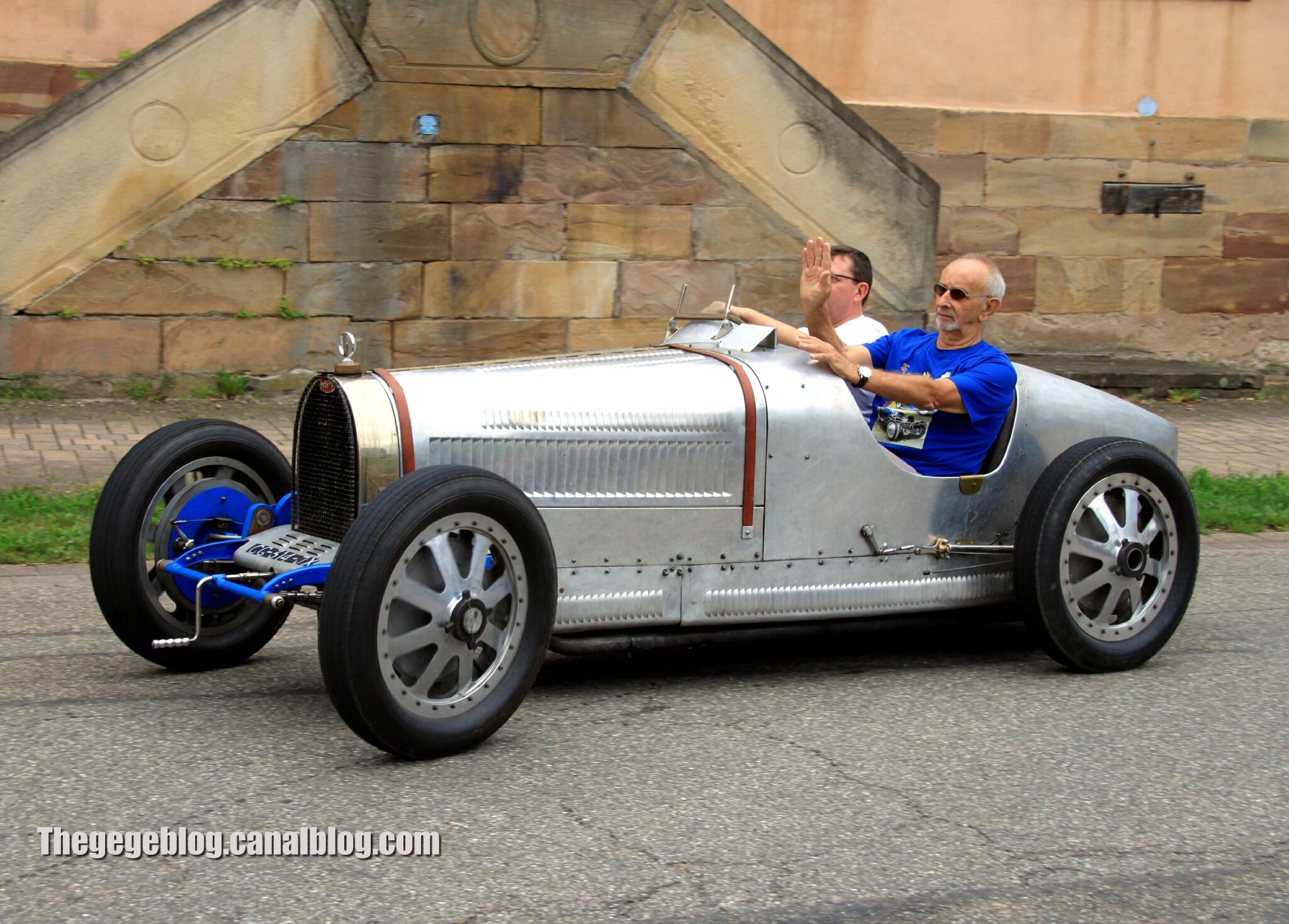 Bugatti type 35B de 1926 (Retrorencard aout 2012) 01