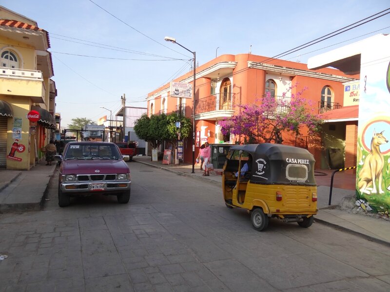 Le centre du village de San Antonino derrière le marché