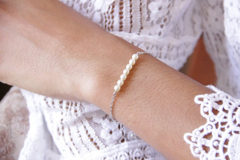 bracelet-de-mariage-minimaliste-sept-petites-perles-3