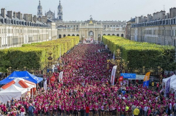 plus-de-5520-femmes-dans-la-course-a-nancy-pour-octobre-rose-photo-patrice-saucourt