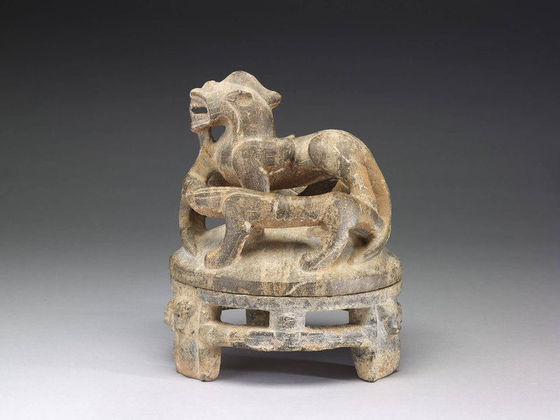 Tripod inkstone with decoration of a 'bi-xie (mythical creature)', Han dynasty (206 BCE-220 CE