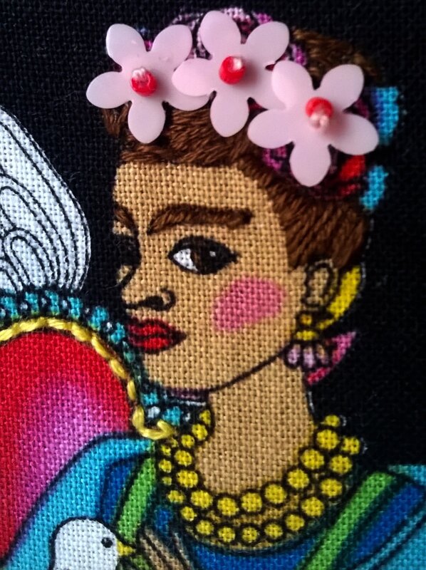 Frida-Kahlo-et-sa-coiffure