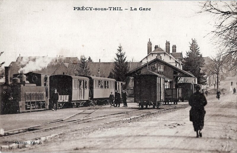 precy-sous-thil-la-gare-et-le-train-tramway-ligne-de-beaune-a-semur