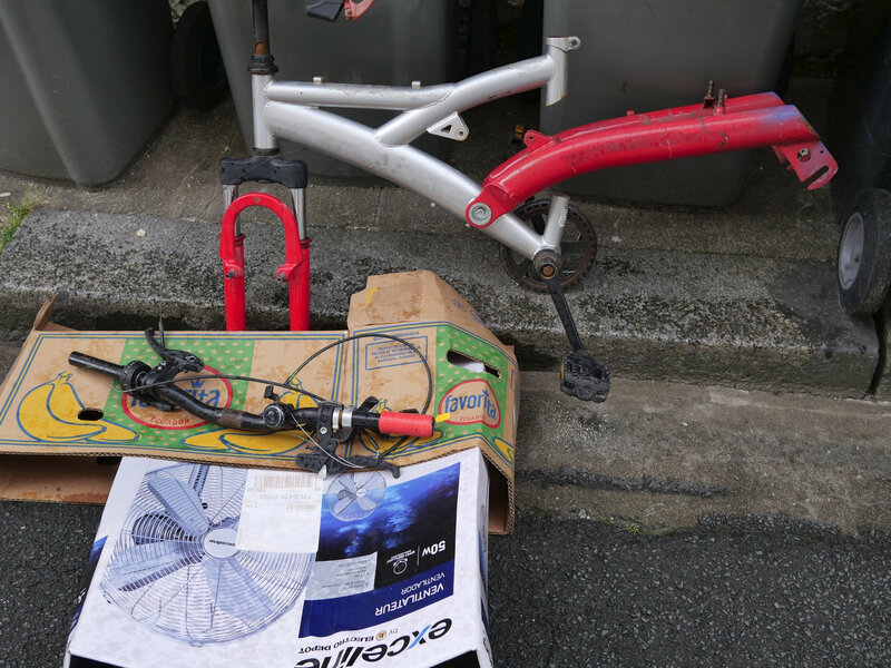 déchets rue vélo emballage ventilo 16020