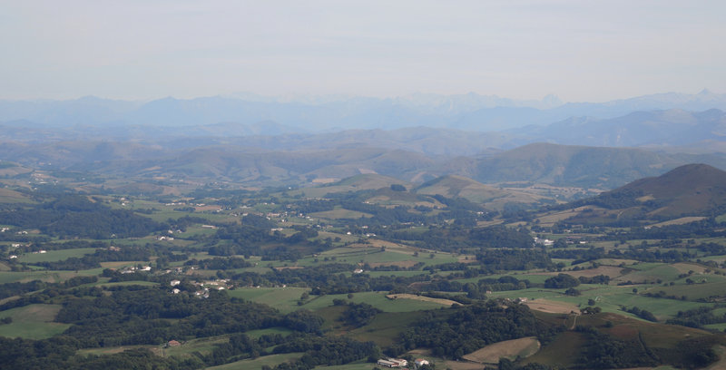 Mont Ursuya, sommet, vue sur l'Est, Pyrénées (64)