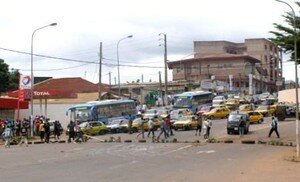 Transporteurs_en_gr_ve_Cameroun