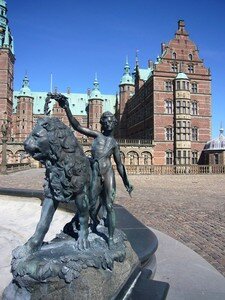 110_Statue_Frederiksborg
