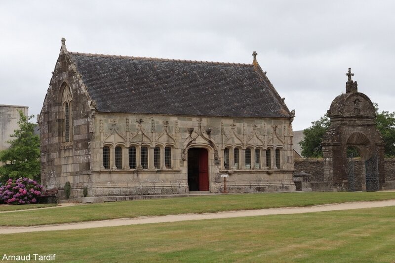 001825 Plomodiern - Les Monts d'Arrée - L'Enclos Paroissial de Pleyben blog