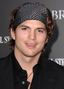 Ashton_Kutcher_ashton_kutcher_20542936_287_400