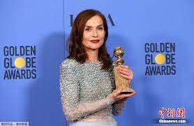 Isabelle Huppert reçoit le Golden Globes de la meilleure actrice dramatique