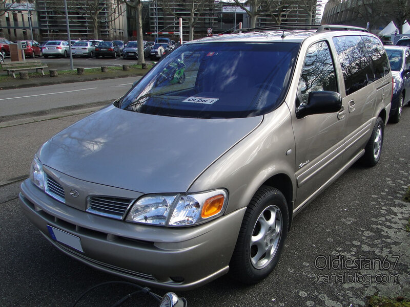 Oldsmobile Silhouette Premiere-2001-01