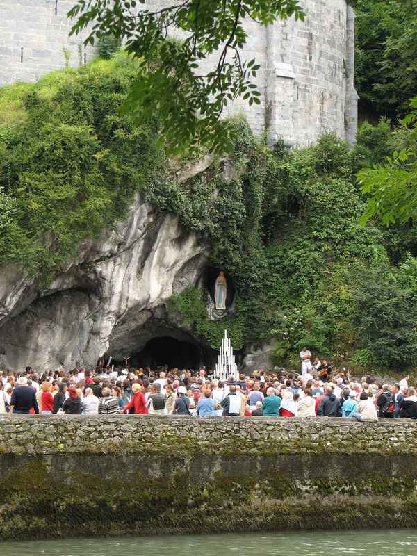 Lourdes, la Grotte