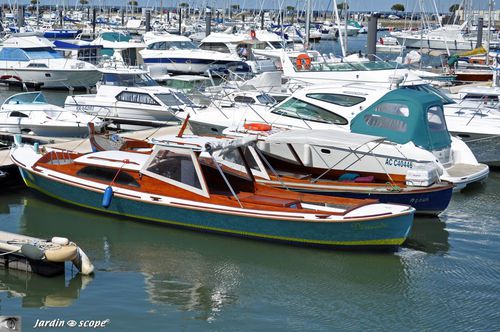 Port de plaisance d'Arcachon : Pinasse typique du Bassin