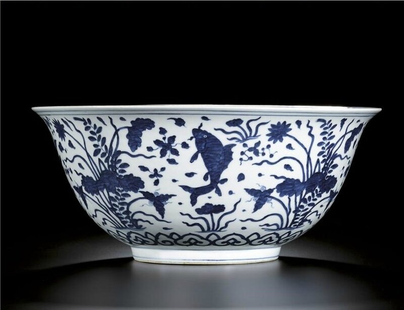 A fine large blue and white 'carp' bowl