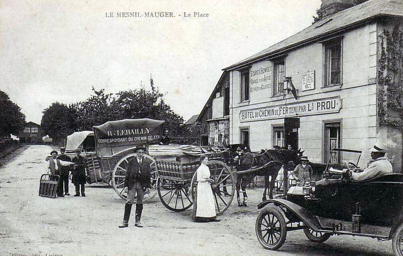 Le Mesnil-Mauger - la place