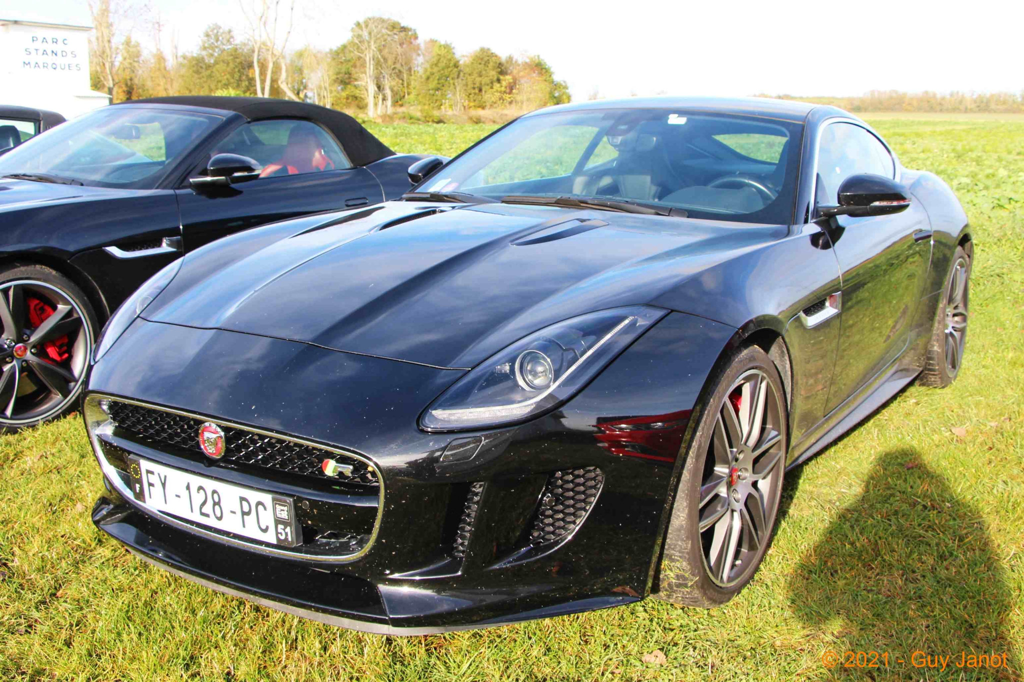 Jaguar F type R_04 - 2016 [UK] GJ_GF
