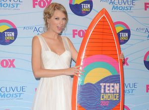 Photos-Teen-Choice-Awards-2012-Taylor-Swift-grande-gagnante-Decouvrez-le-palmares-!_reference
