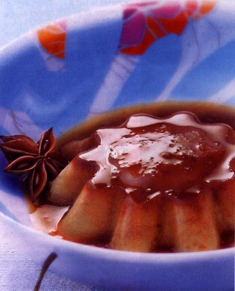 Saveurs : la badiane. Photo © Valéry Guedes. Crème caramel à la badiane.