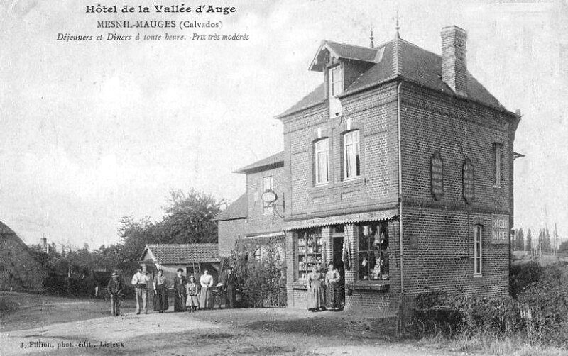 Le Mesnil-Mauger - épicerie et hotel