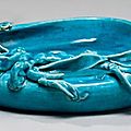 Époque Kangxi (1662-1722). Coupe en <b>porcelaine</b> <b>émaillée</b> <b>bleu</b> <b>turquoise</b>