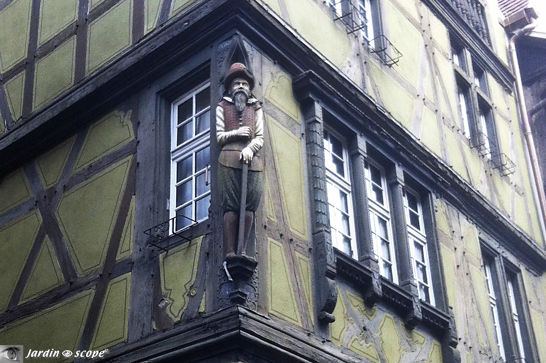 Personnage sculpté à Colmar