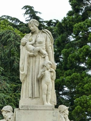 Monument aux morts Art Deco09