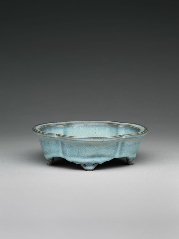 Lobed Quatrefoil Basin with Four Cloud Scroll Feet, Ming dynasty, 1368-1644, probably 15th century