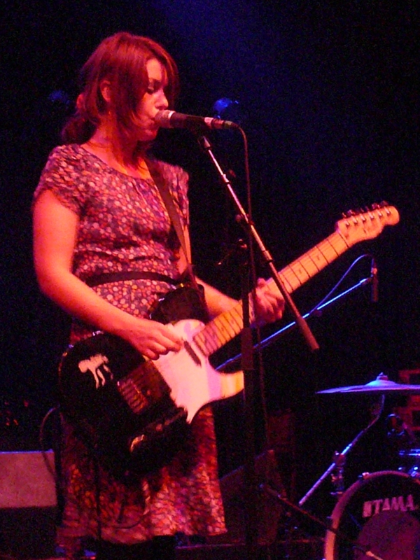 2007 Blood Red Shoes Bataclan 008