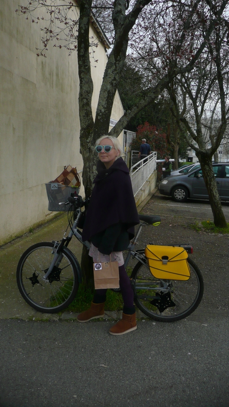 la Malie sur son beau vélo, livraison express