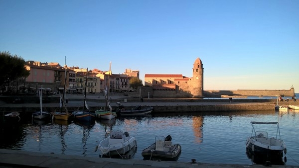 Collioure sept 2017 port jetées et Eglise