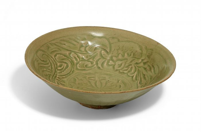 A Longquan celadon bowl, Song Dynasty (960-1279) or later