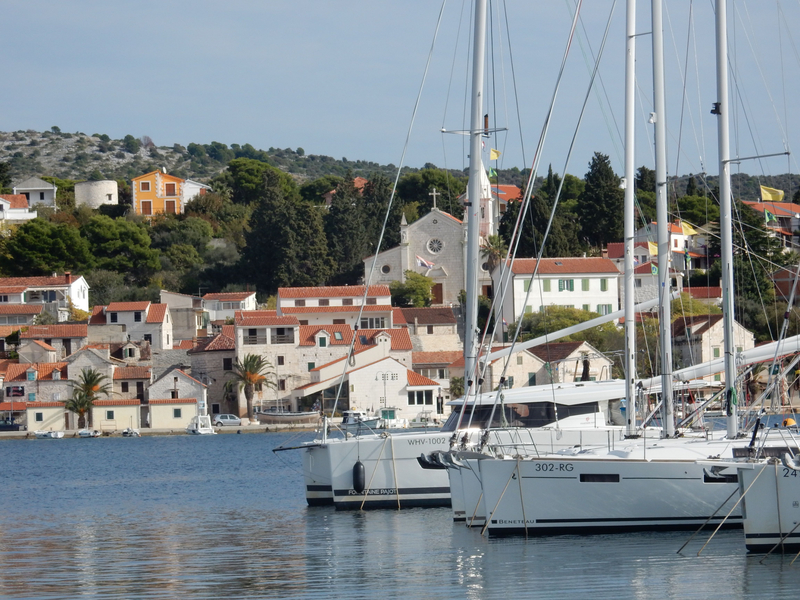 Rogoznica, l'église vue depuis la marina jeudi 31 octobre 2019