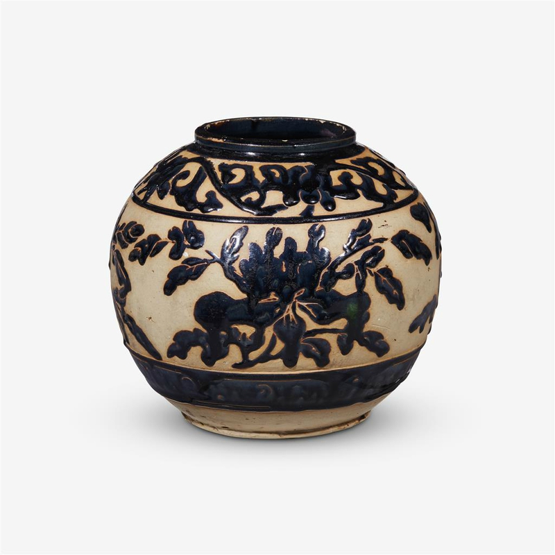 A Chinese 'cizhou' sgraffiato black glazed jar, Jin dynasty (1115–1234)