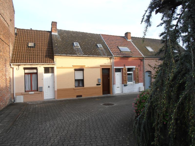 Rue de Maubeuge - petites maisons 1