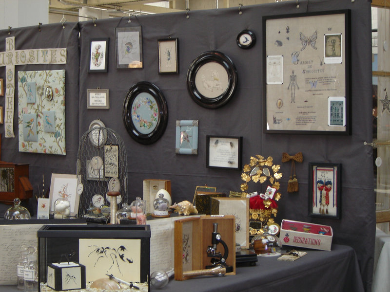 VE cabinet curio