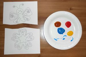 activité-enfants-décoration-pot de plantes-fleure-papillon-manuelle-peinture-facile (2)