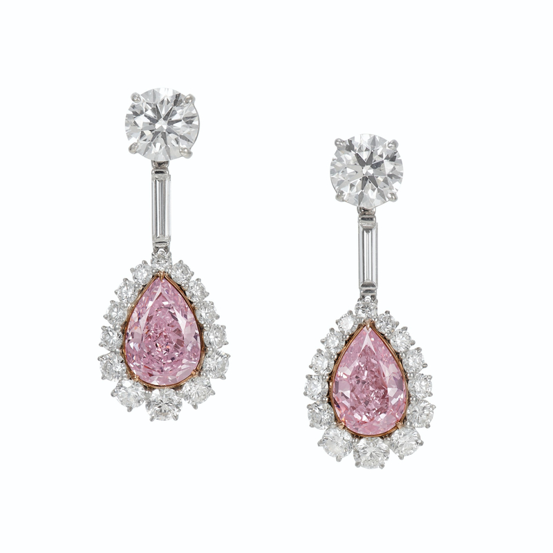 2020_NYR_18991_0287_000(colored_diamond_and_diamond_earrings091405)