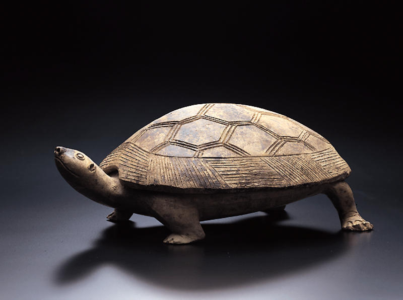 Inkstone, China, Eastern Han period, 1-3c. Ceramic, H-10.5 W-18.8. ©MIHO MUSEUM.