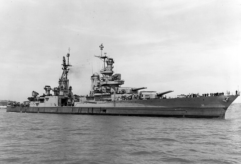 1280px-USS_Indianapolis_(CA-35)_off_the_Mare_Island_Naval_Shipyard_on_10_July_1945_(19-N-86911)