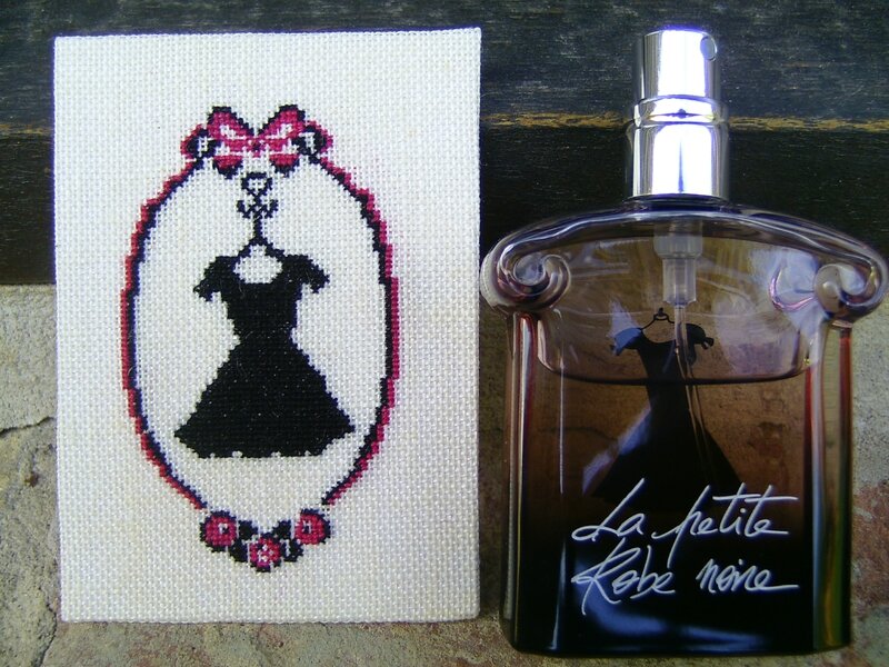 la petite robe noire et parfum