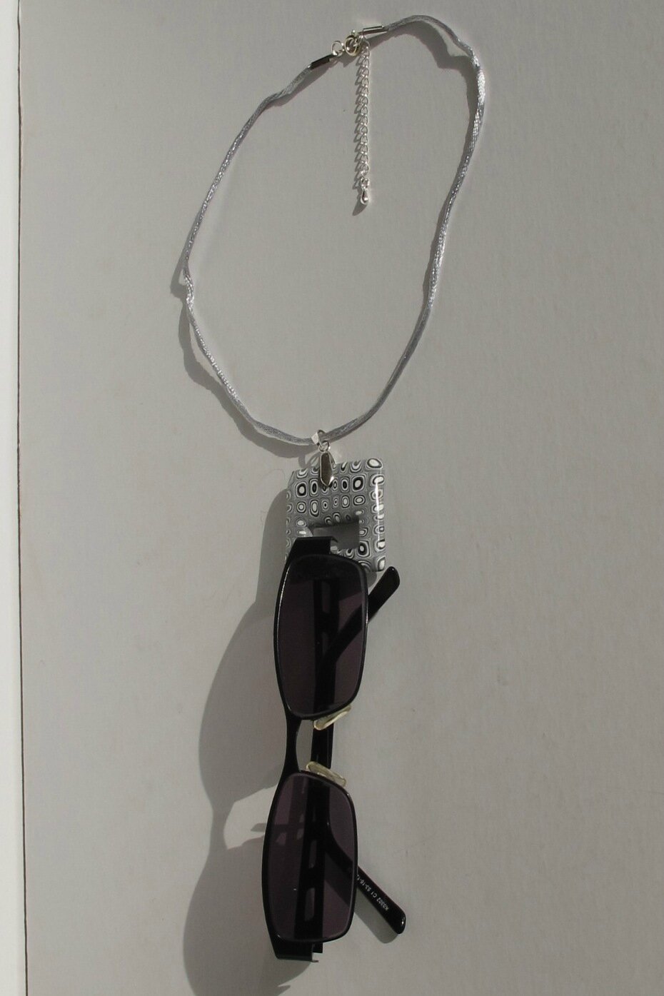 porte lunettes clay gun gris lunettes