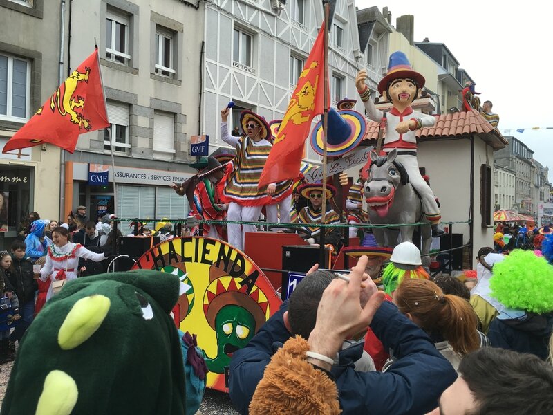 Carnaval de Granville la Grande Cavalcade dimanche 7 février 2016 char USA indépendance rue Courraye