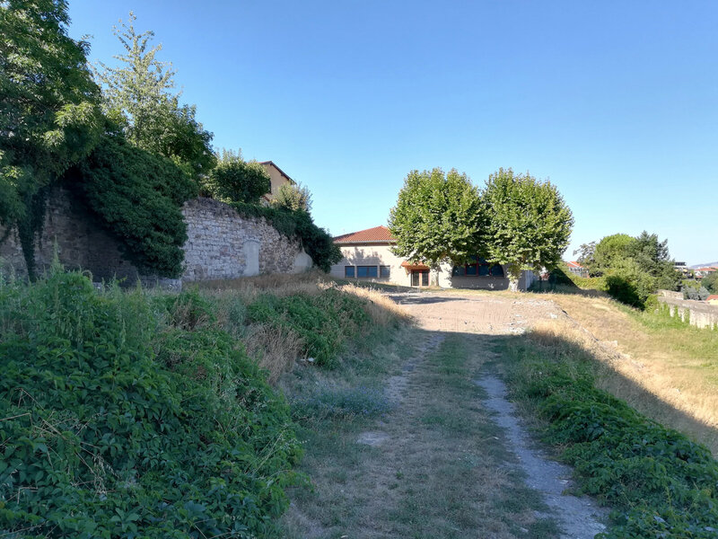 rue des Capucins, 15 août 2018, vers 18 h (arrière 1)