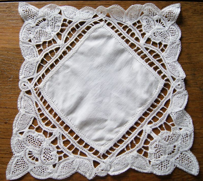 Dentelle de LUXEUIL d'Anny