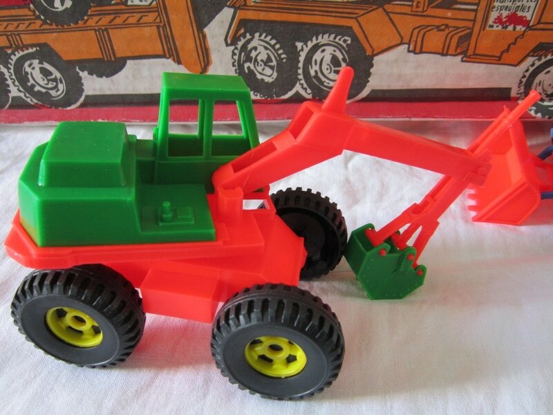 JB 00697